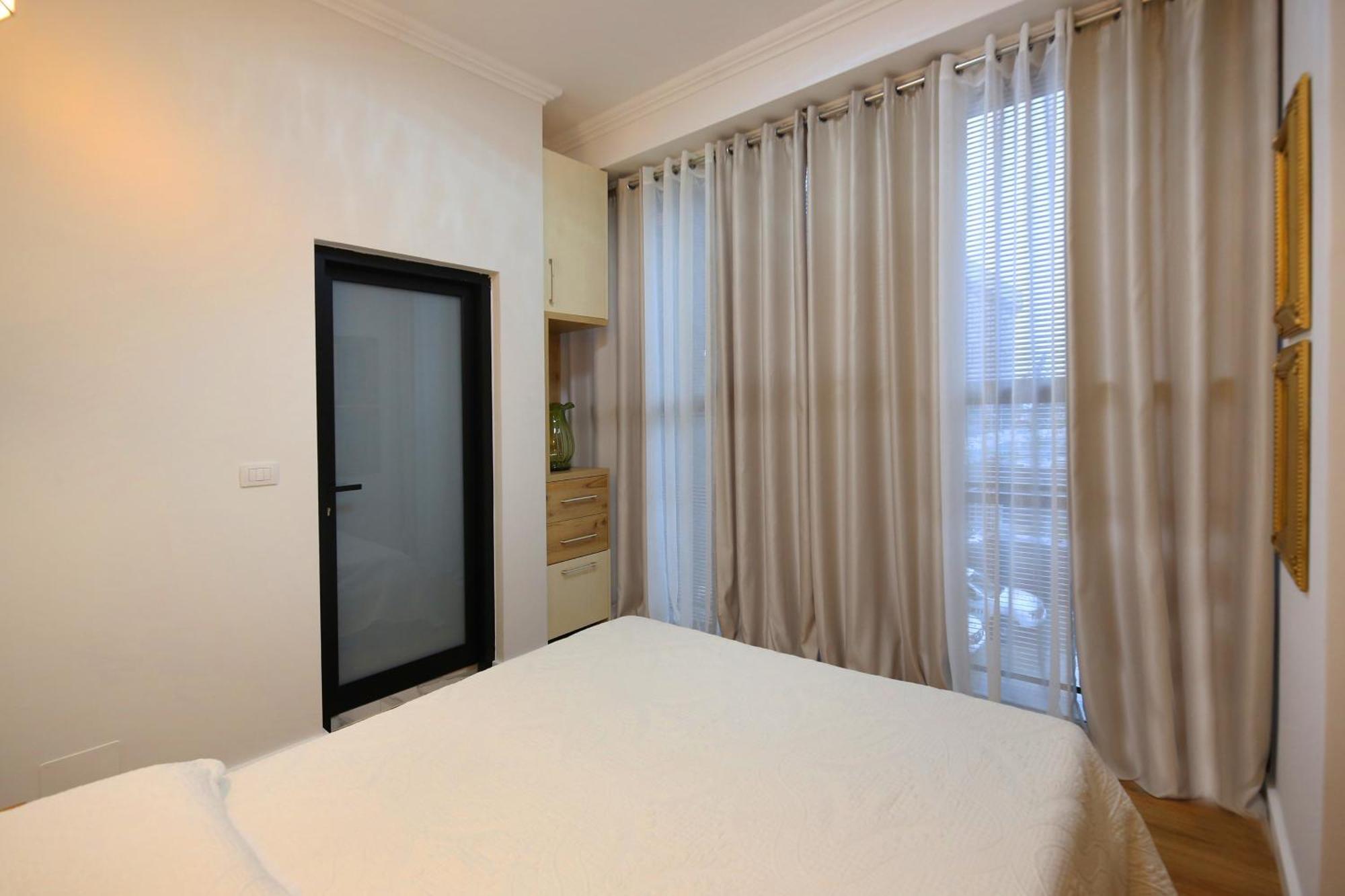 Sea Pearl Apartment Vlorë Esterno foto